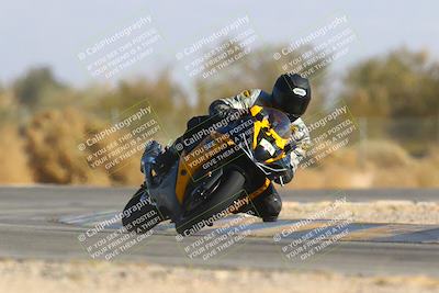 media/Jan-14-2024-SoCal Trackdays (Sun) [[2e55ec21a6]]/Turn 2 (1025am)/